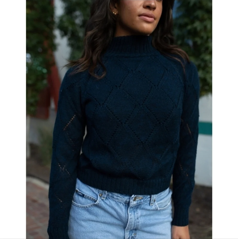 New Liz Alig 100% Alpaca Crop Mock Neck Lace KnitElegant Navy Turtleneck Sweater - Picture 1 of 6